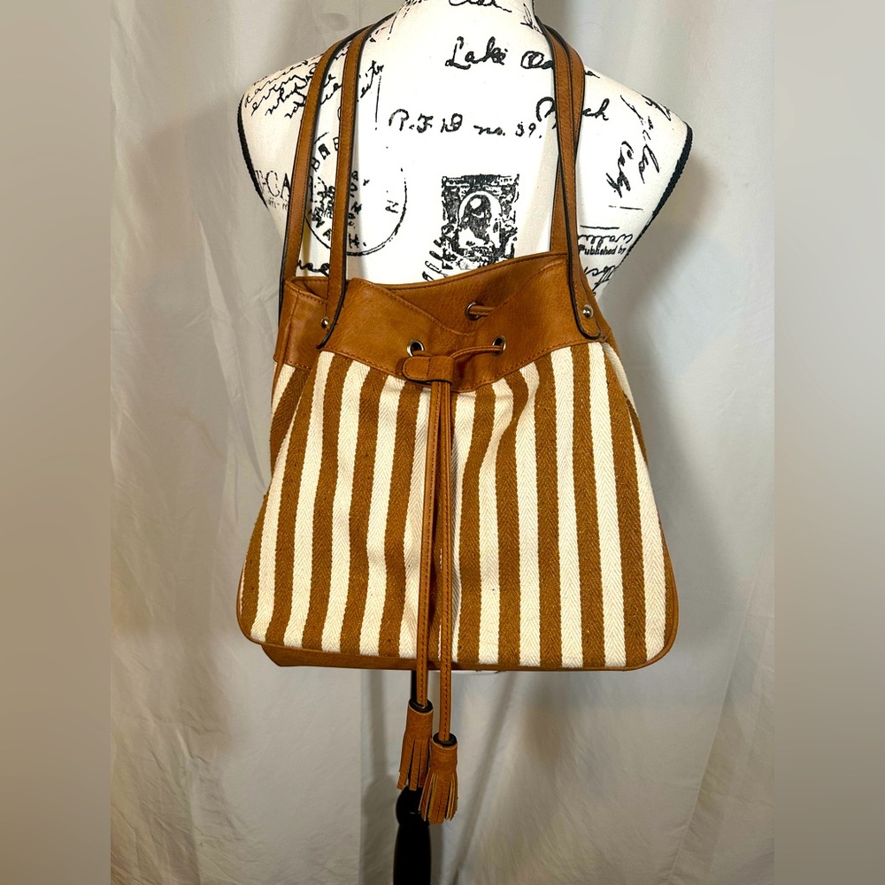 BUENO Bucket Bag Classic Stripe Beachy Boho Chic Romantic Summer Coastal Cowgirl - Picture 2 of 7